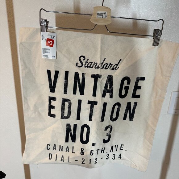 H&M 2 White Pillow Cover Set - Picture 12 of 15